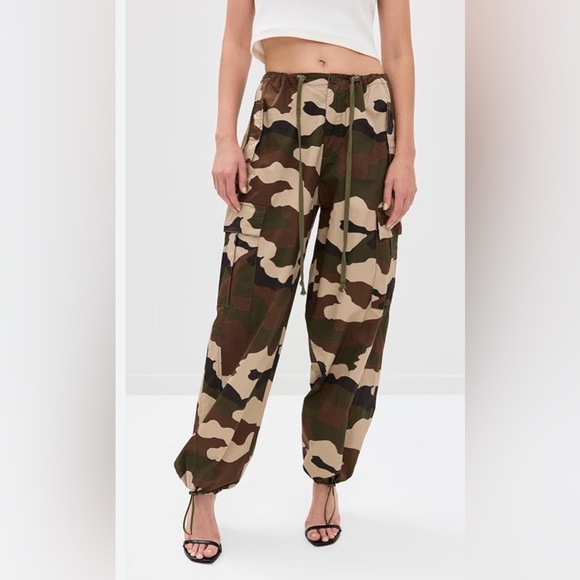 Good American Pants - Good American Camo Parachute Pants, SMALL NWT